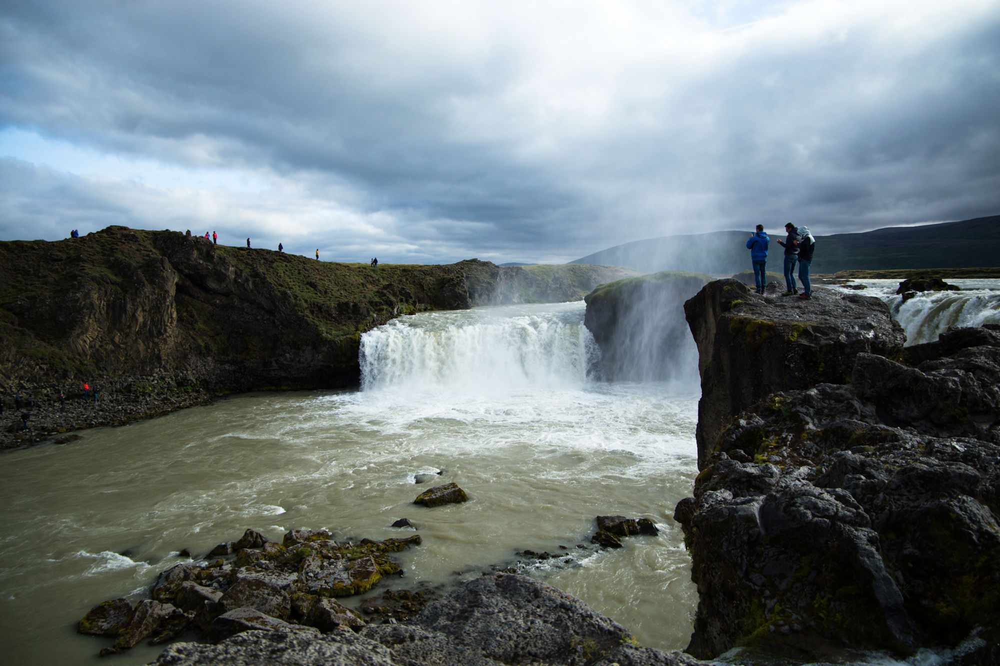 Северная Исландия, водопад Годафосс и китовое сафари